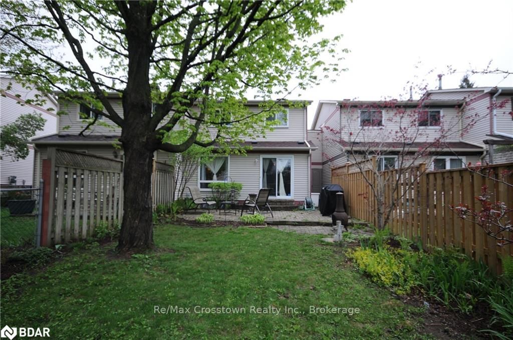 Listing Image 4