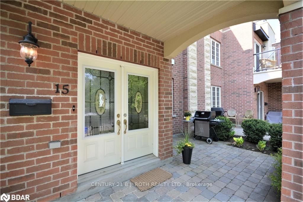 Listing Image 4