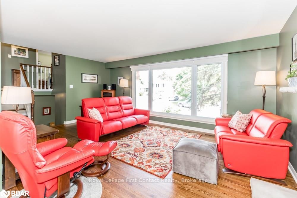 Listing Image 9