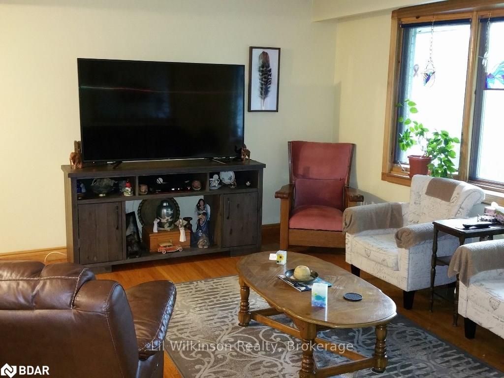 Listing Image 3