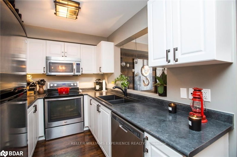 221 Harvie Rd, Barrie, L4N 9P8 | Image 2