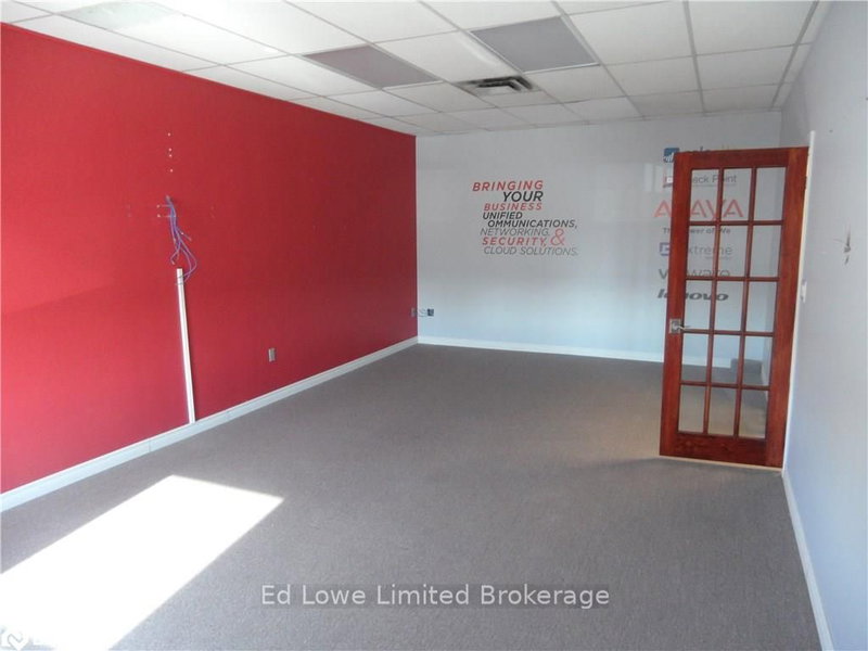 208 - 331 Bayfield St, Barrie, L4M 3C2 | Image 2