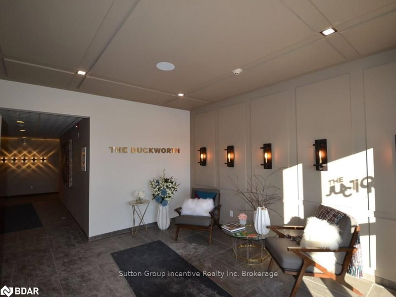 102 - 299 Cundles Rd E, Barrie, L4M 4S5 | Image 2