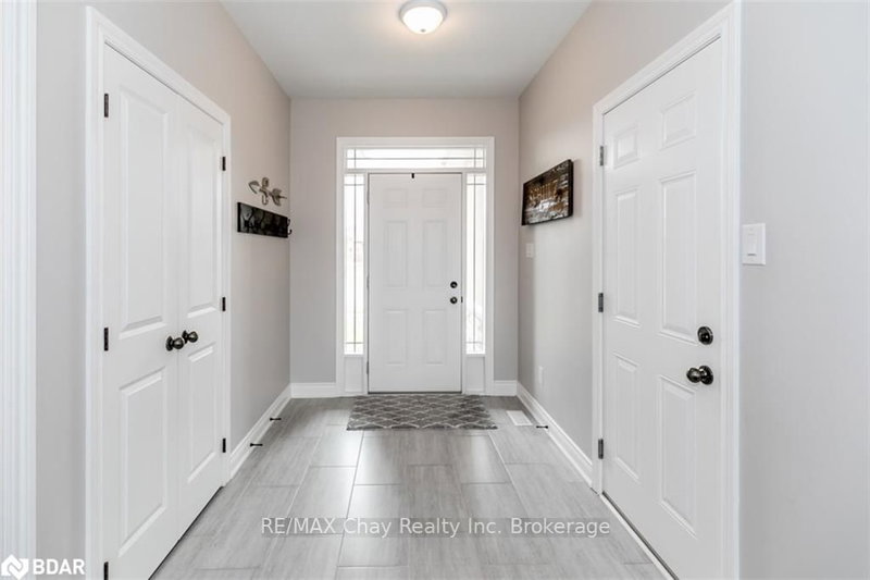 15 Patchell Crt, Springwater, L0M 1P0 | Image 3