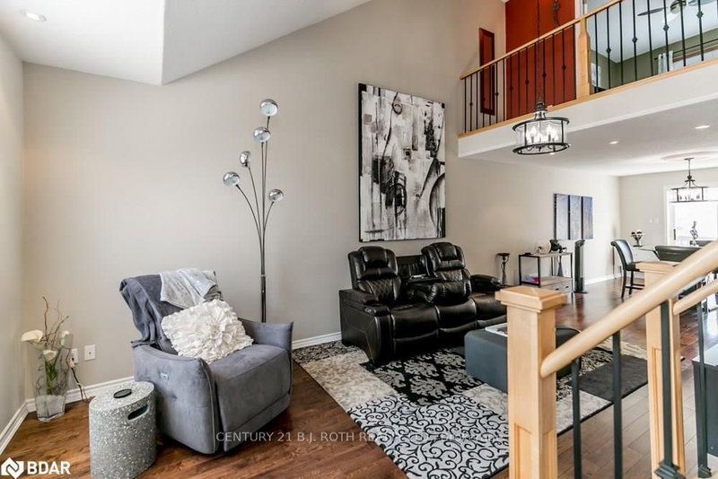 12 - 358 Little Ave, Barrie, L4N 2Z6 | Image 2