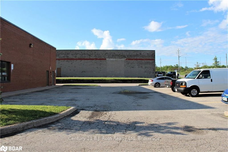 2 - 25 Saunders Rd, Barrie, L4N 9A7 | Image 2