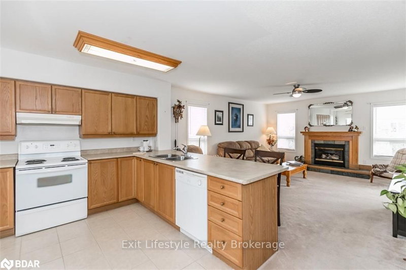 35 Northwood Dr, Wasaga Beach, L9Z 3B1 | Image 3