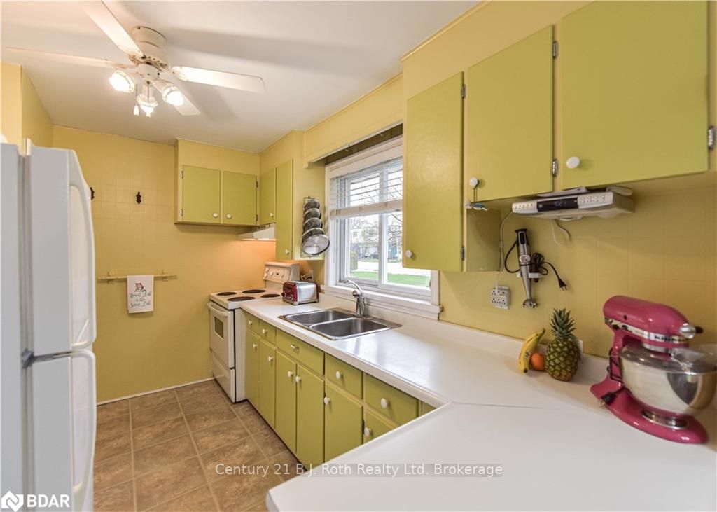Listing Image 7