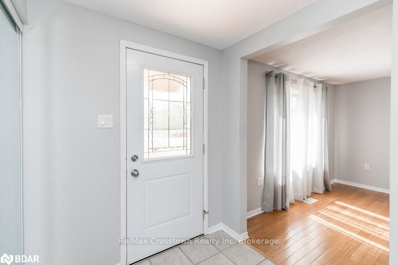 409 Anne St N, Barrie, L4N 7A4 | Image 2