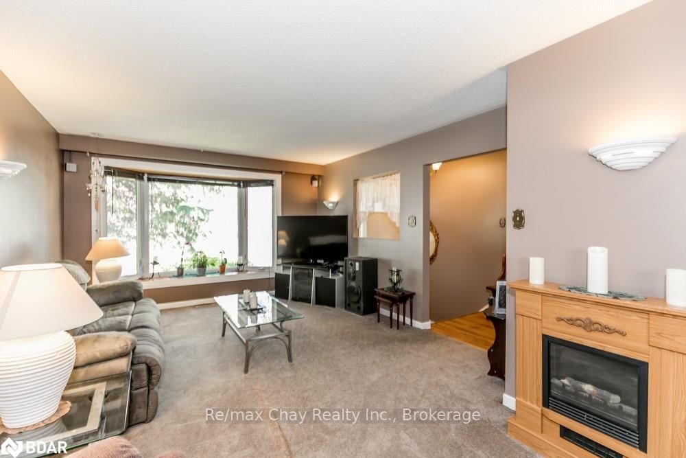 Listing Image 8