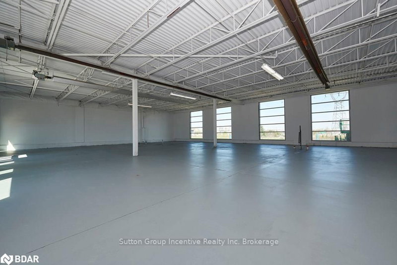 10 Lockhart Rd, Barrie, L4N 9G8 | Image 3