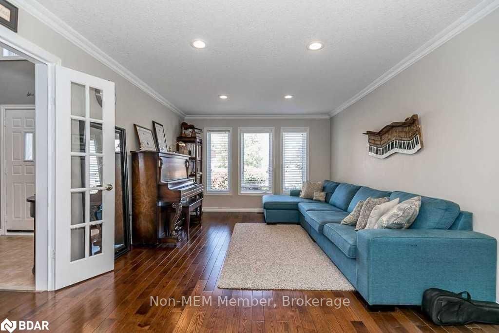 Listing Image 5