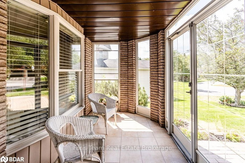 122 Browning Tr, Barrie, L4N 6R3 | Image 3