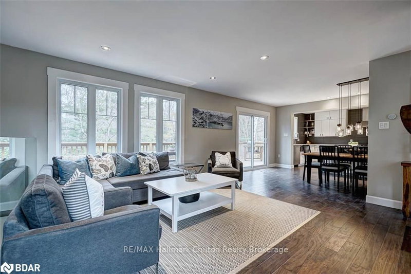 24 Birch Grove Dr, Oro-Medonte, L4M 4Y8 | Image 2