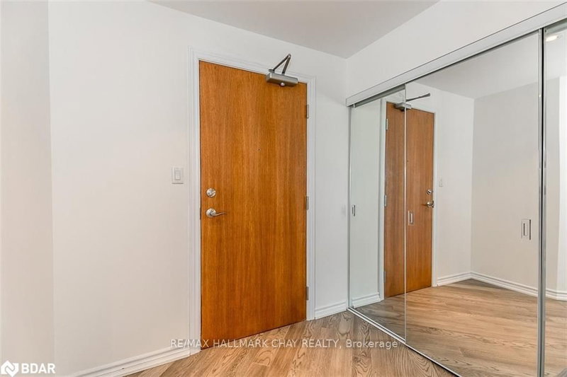 604 - 33 Ellen St, Barrie, L4N 6E9 | Image 2