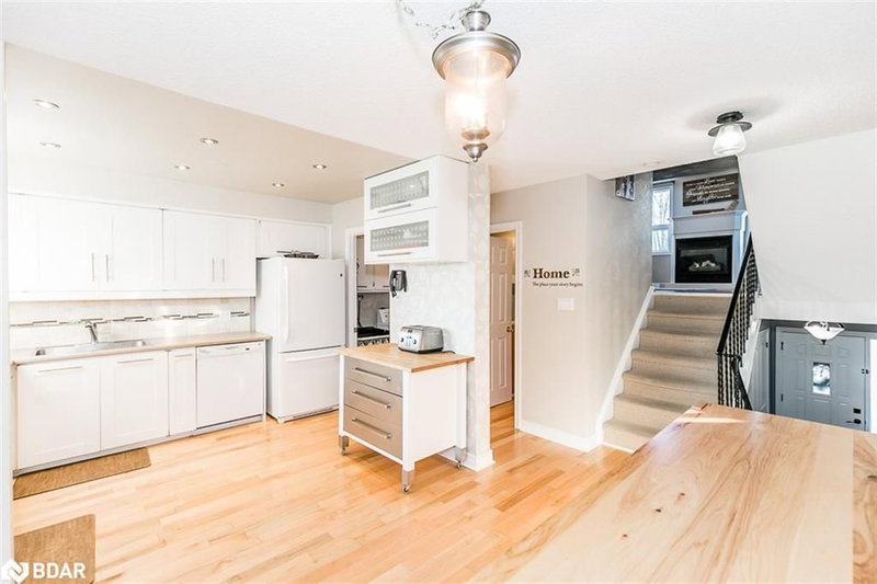 8 - 237 Steel St, Barrie, L4M 2H1 | Image 3