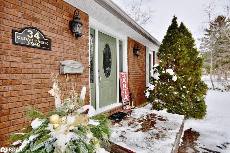 34 Cedar Creek Rd, Springwater, P6A 6K4 | Image 3