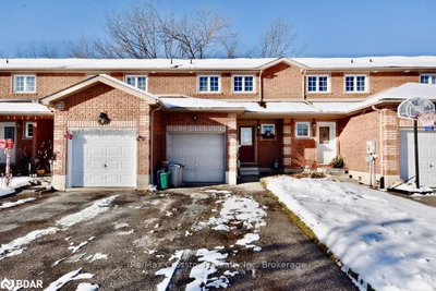 Townhouse sold at 88 Michael Crescent, Barrie, Ontario, L4M 7C9 - East Bayfield - MLS: S6305341