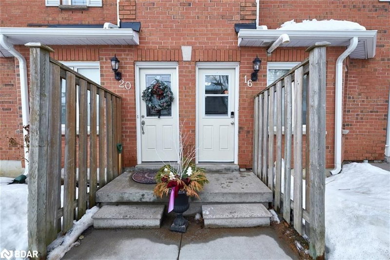 16 - 502 Essa Rd, Barrie, L4N 7L4 | Image 2