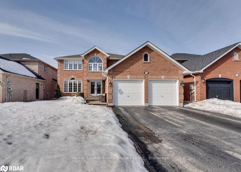 129 Gore Dr, Barrie, L4N 0A8 | Image 2