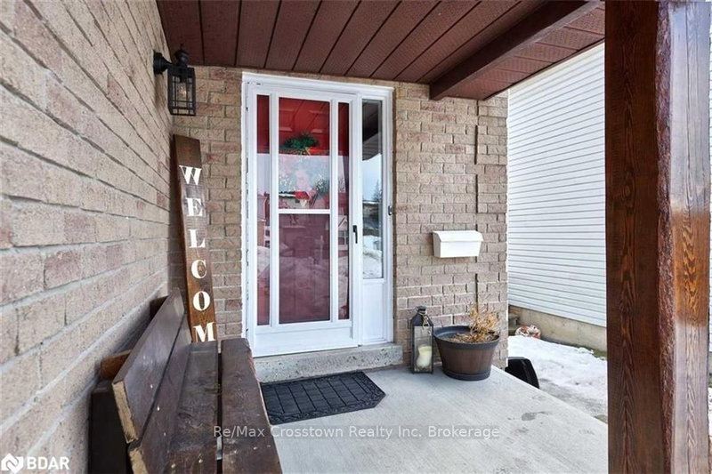 49 Browning Tr, Barrie, L4N 5A5 | Image 2