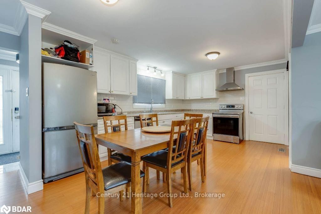 Listing Image 5