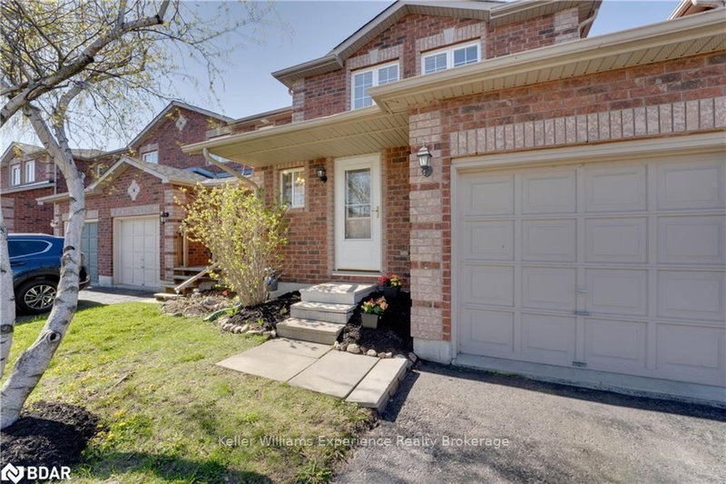 70 Weymouth Rd, Barrie, L4M 6R7 | Image 3