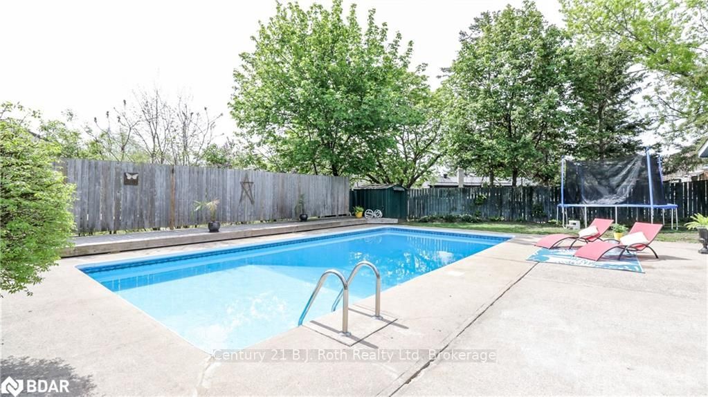 Listing Image 7
