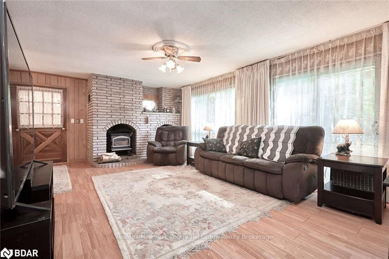 23 Duquette Crt, Tiny, L9M 0H3 | Image 3