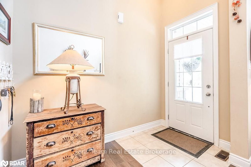 11 Christy Dr, Wasaga Beach, L9Z 1S7 | Image 3