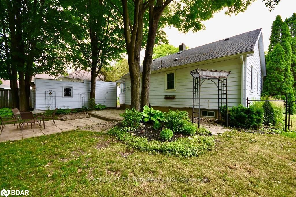 Listing photo 2