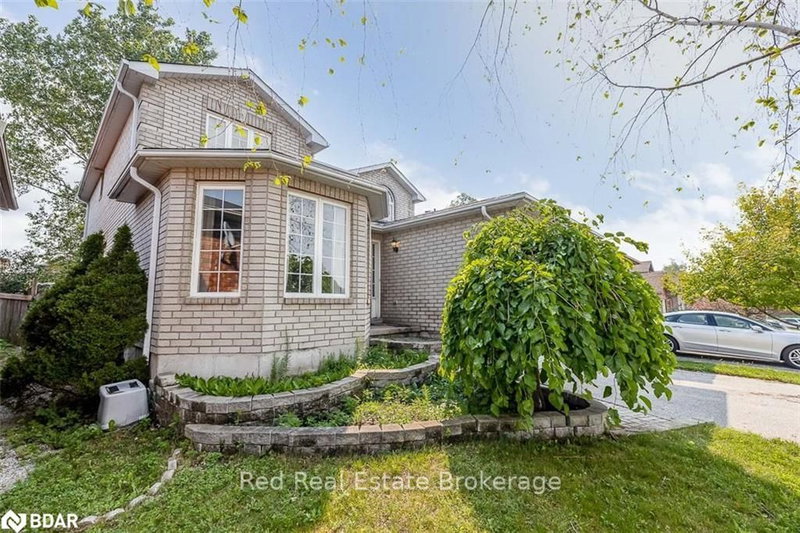 13 Dykstra Dr, Barrie, L4N 0E1 | Image 2