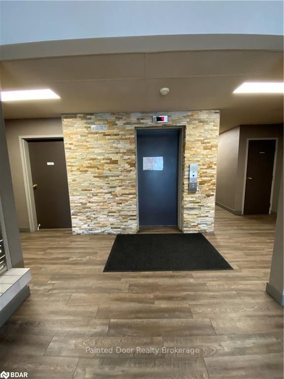 212 - 126 Bell Farm Rd, Barrie, L4M 6J3 | Image 3