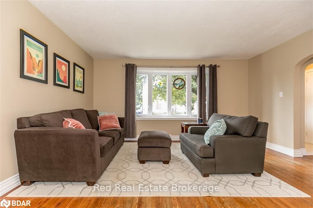 Listing Image 10