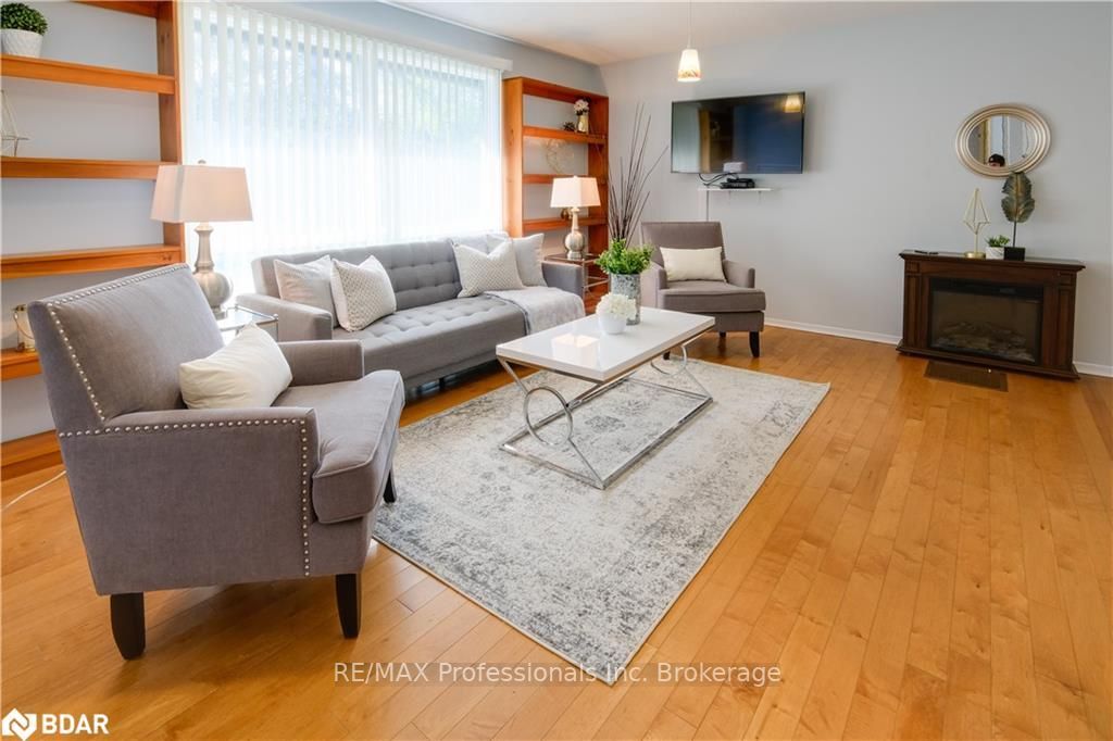 Listing Image 3
