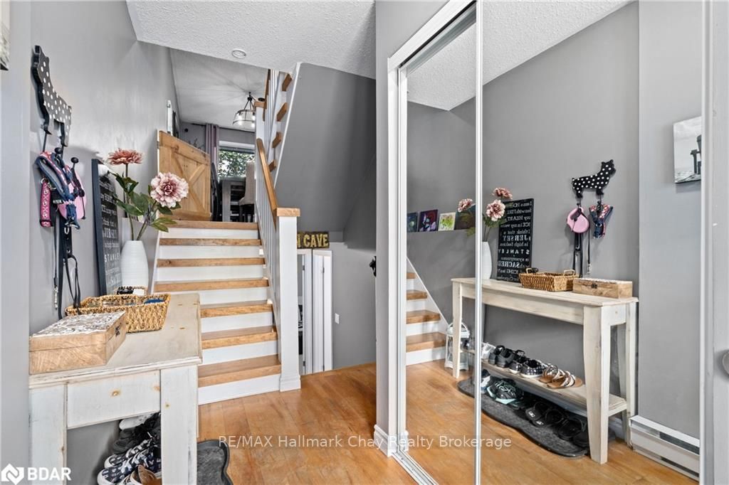 Townhouse sold at 33-360 Blake Street, Barrie, Ontario, L4M 1L3 - Codrington - MLS: S6311908