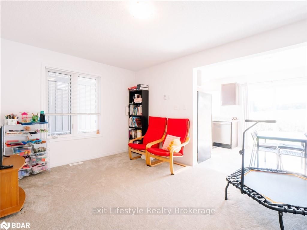Listing Image 5