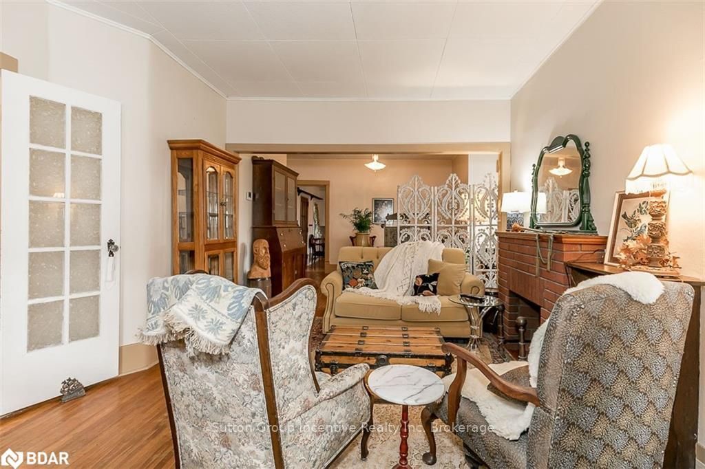 Listing Image 7