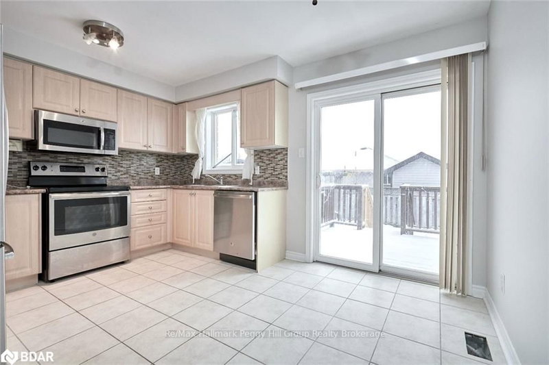 114 Bird St, Barrie, L4N 0W6 | Image 2