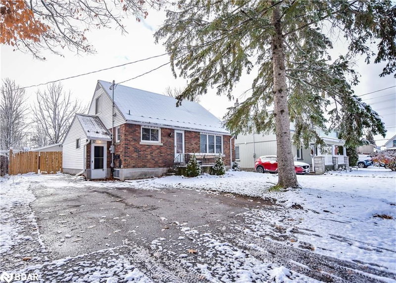 17 Champlain St, Orillia, L3V 2G6 | Image 3