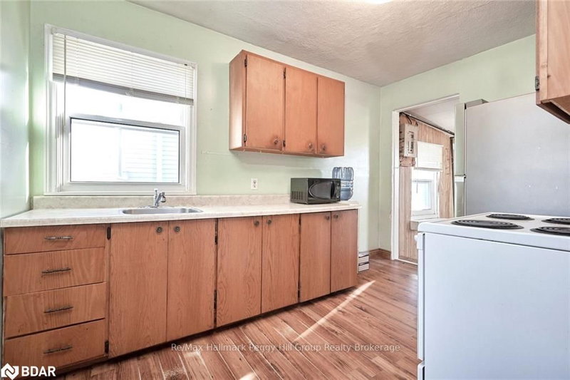 11 Victory Dr, Collingwood, L9Y 2G6 | Image 3