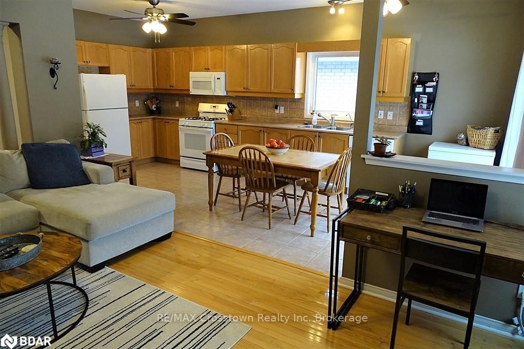 Listing Image 7