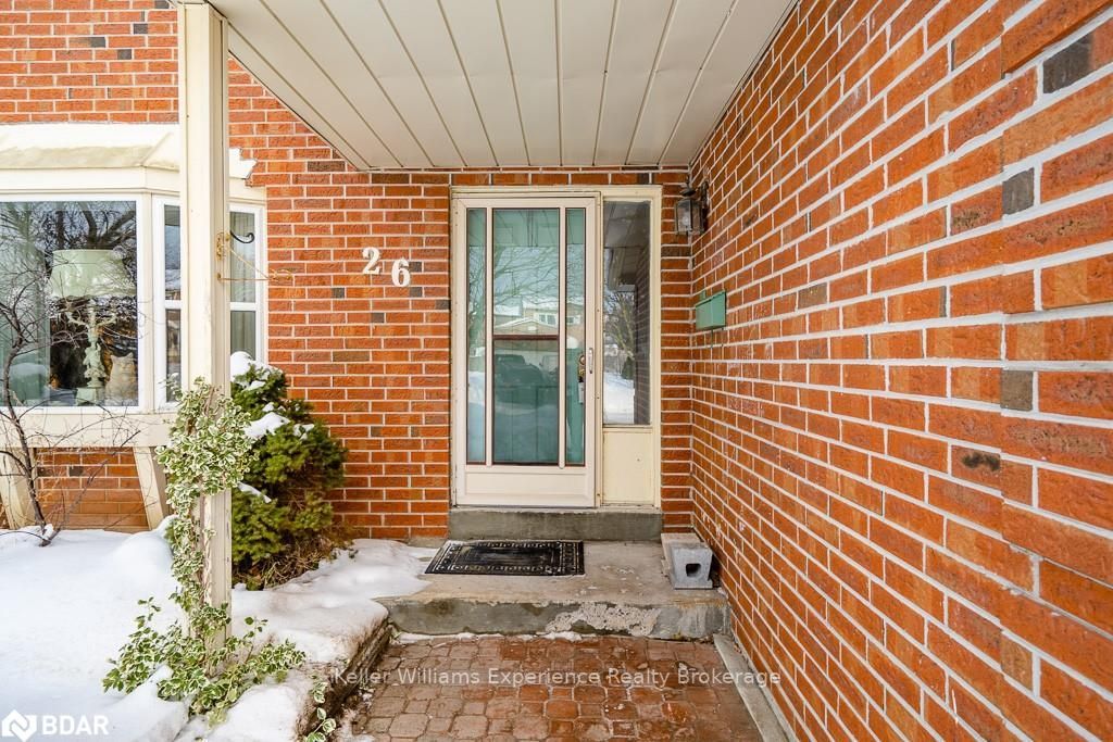 Listing Image 4