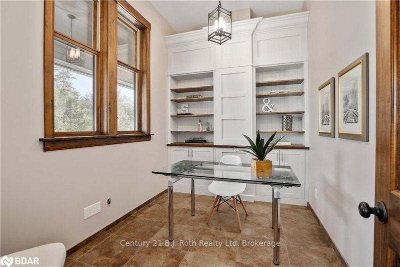 49 Gray Lane, Barrie, L4N 7T1 | Image 3