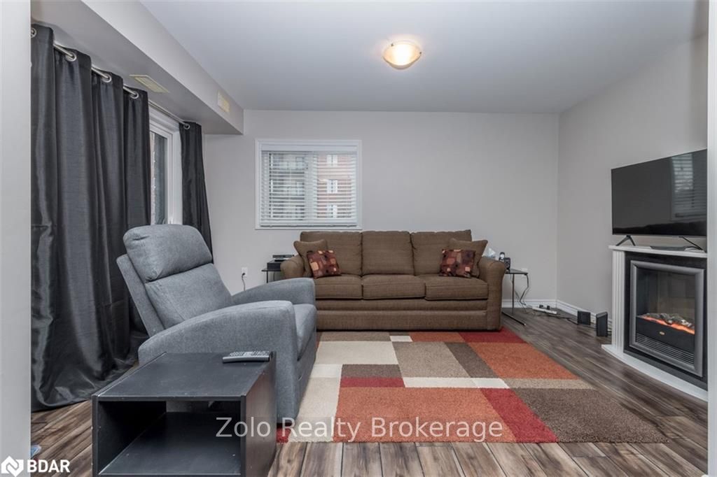 Listing Image 5