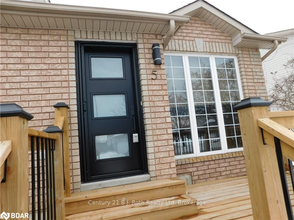 Listing Image 4
