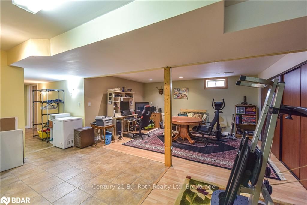 Listing Image 16