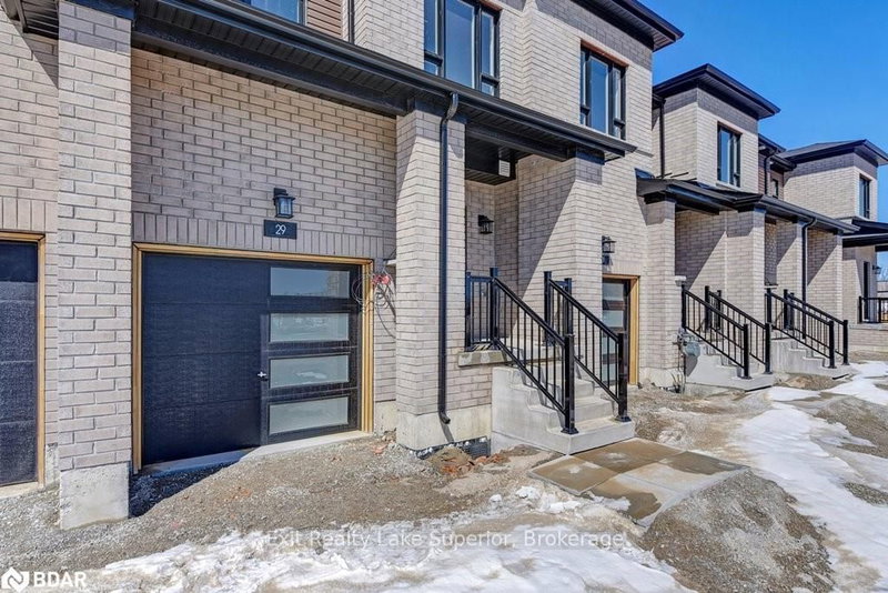 29 Turnberry Lane, Barrie, L9J 0M8 | Image 2