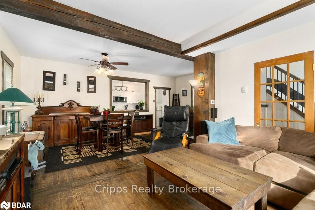 Listing Image 4