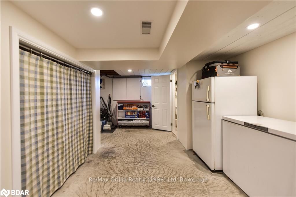 Listing Image 32